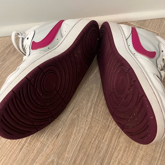 Nike Borough Low Shoes - Picture 7 of 7